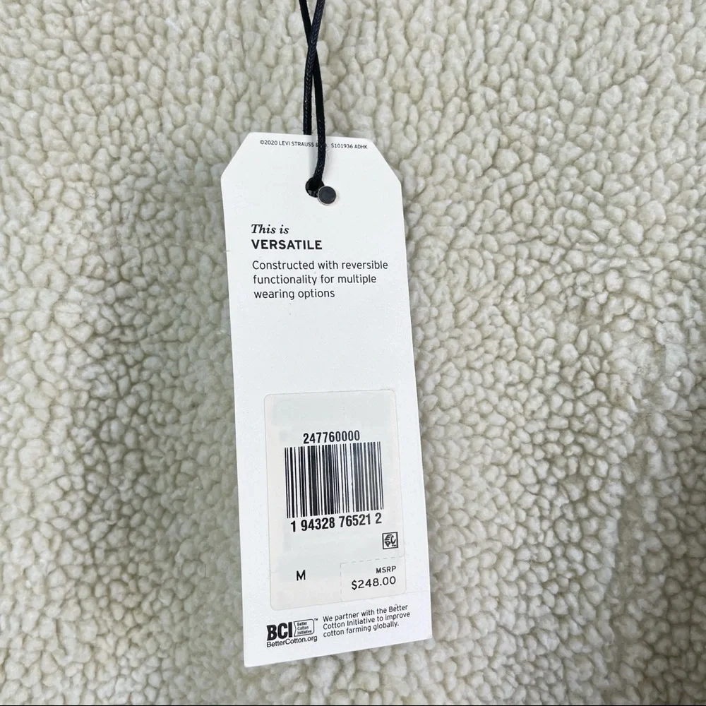 NWT Levi’s Reversible Faux Sherpa Denim Trucker Coat Size Medium - Picture 6 of 12